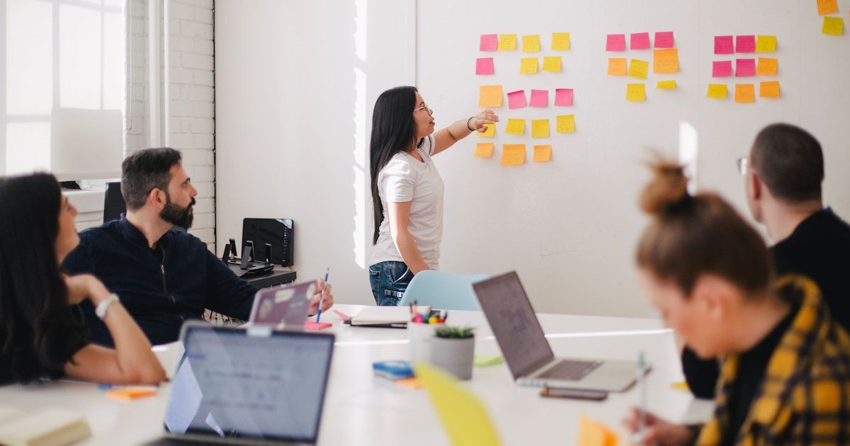 How to Create a Cleaning Employee Training Program That Works